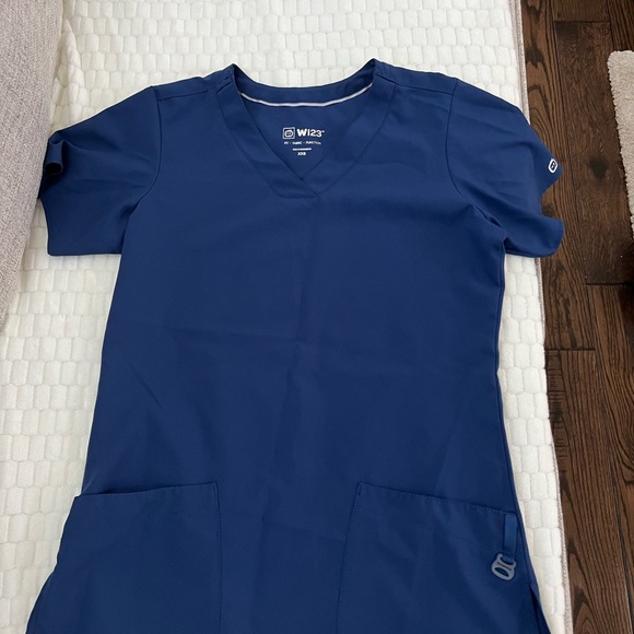 Bundle 3 scrubs - Picture 7 of 7